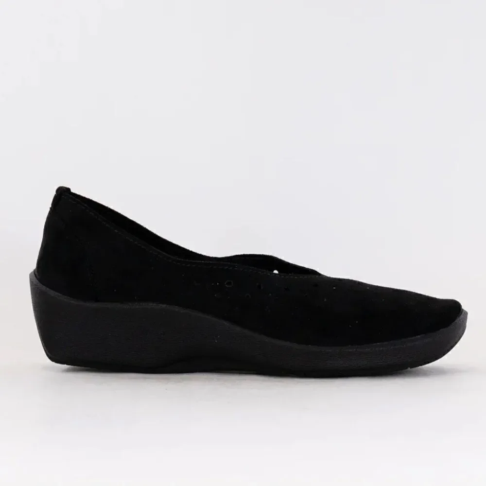 ARCOPEDICO Women’s Cezanne H07/4366 in Black in the Size 40/9 US Size